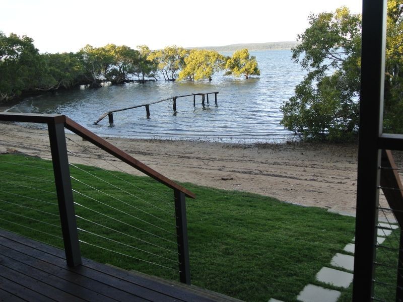 22 Koonwarra Pde, Macleay Island QLD 4184