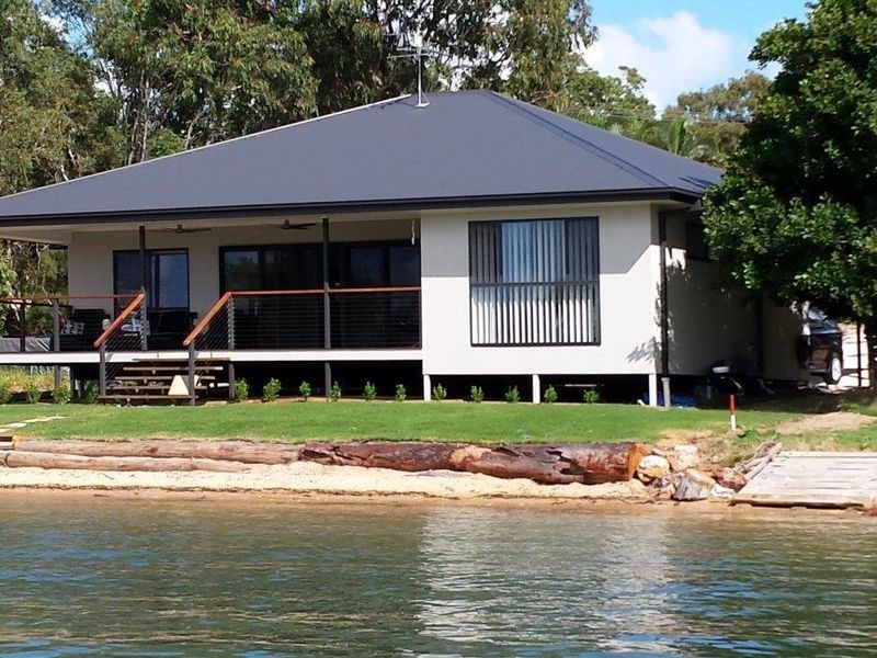 22 Koonwarra Pde, Macleay Island QLD 4184