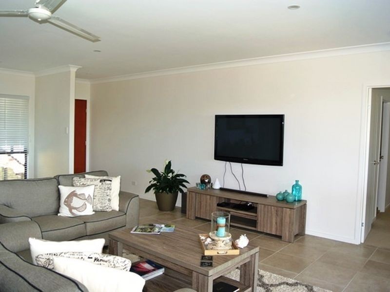 22 Koonwarra Pde, Macleay Island QLD 4184