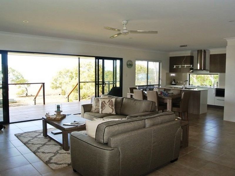 22 Koonwarra Pde, Macleay Island QLD 4184