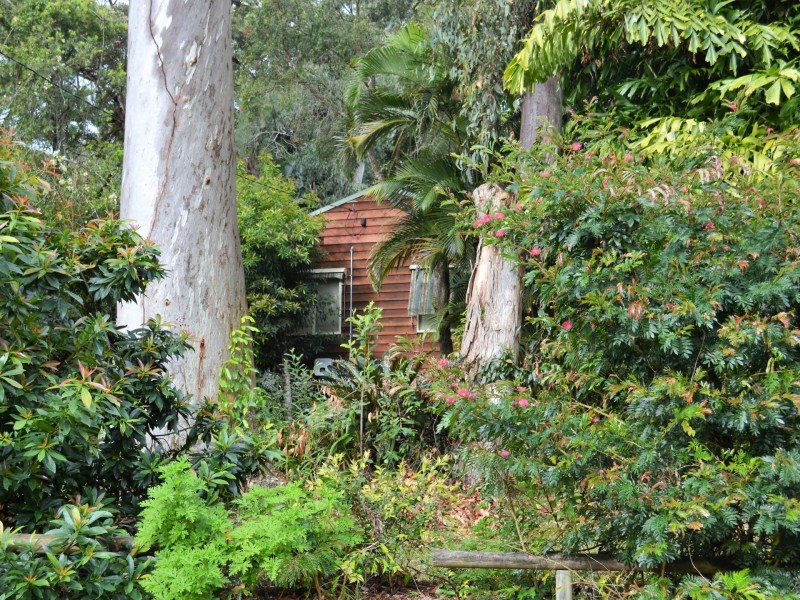 14 Coast Road, Macleay Island QLD 4184