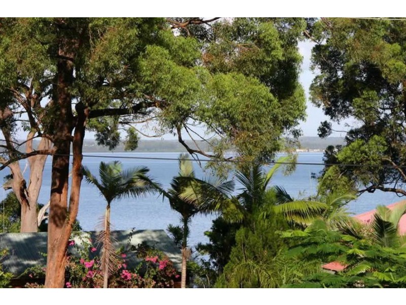 26 Coast Road, Macleay Island QLD 4184