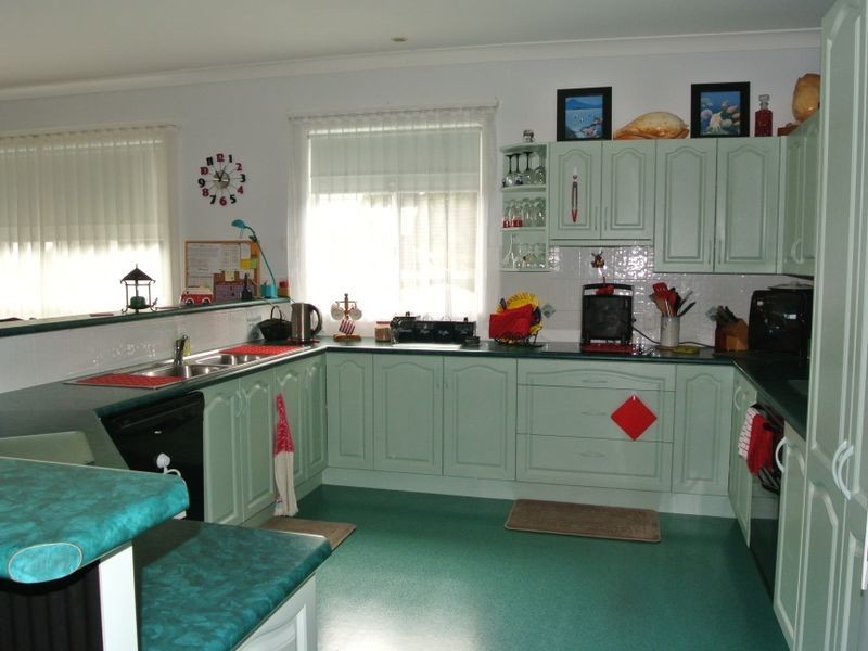 19 Coondooroopa Drive, Macleay Island QLD 4184
