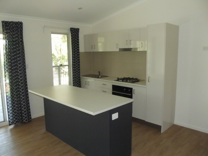 5 Cotton Tree Ave, Macleay Island QLD 4184