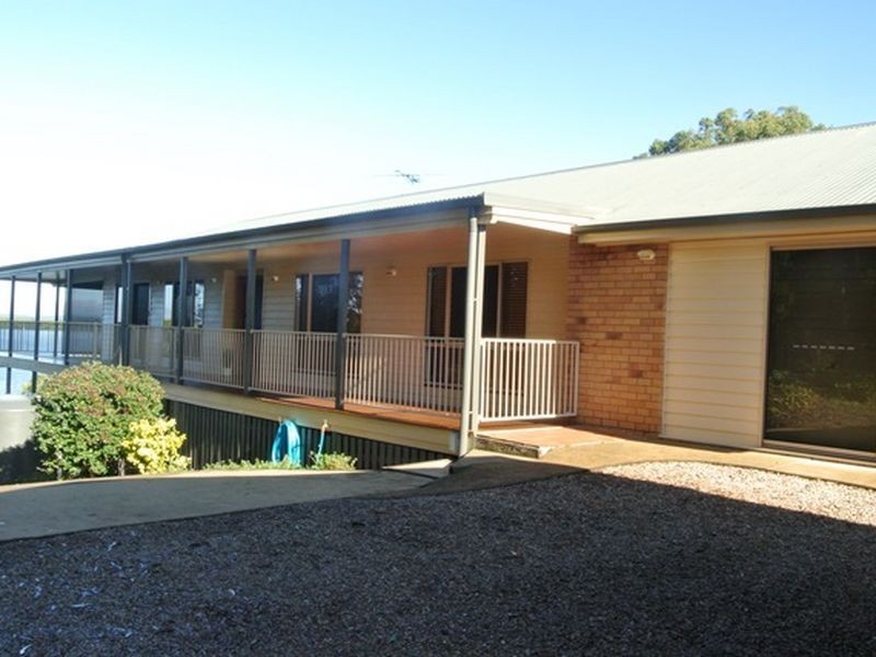 54 Western Road, Macleay Island QLD 4184