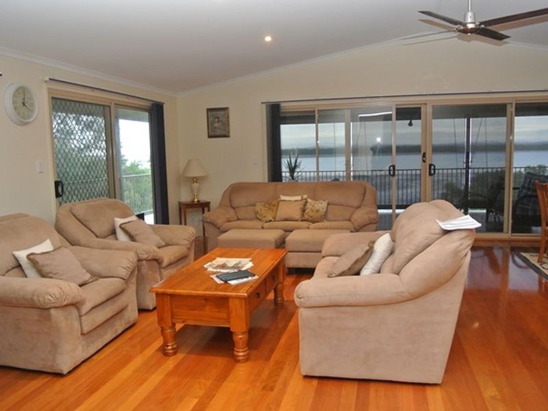 54 Western Road, Macleay Island QLD 4184