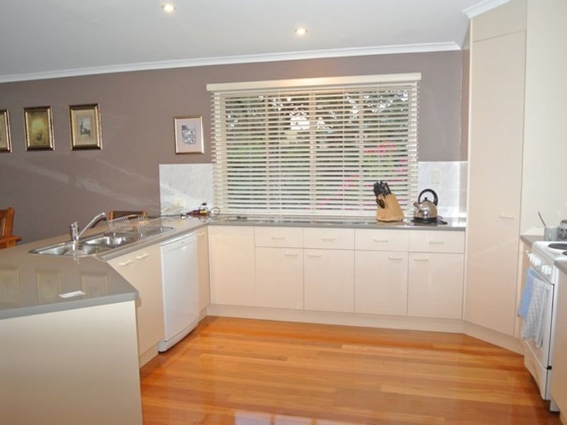54 Western Road, Macleay Island QLD 4184