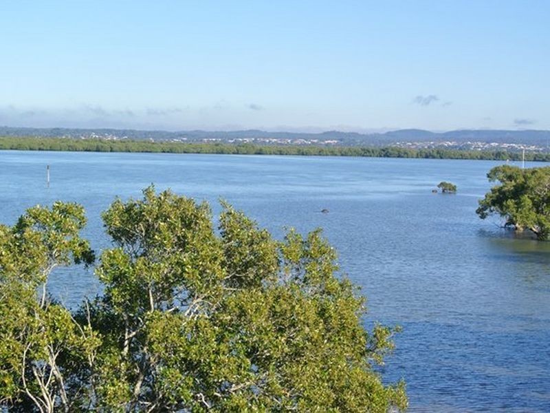 54 Western Road, Macleay Island QLD 4184
