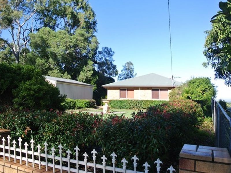 54 Western Road, Macleay Island QLD 4184