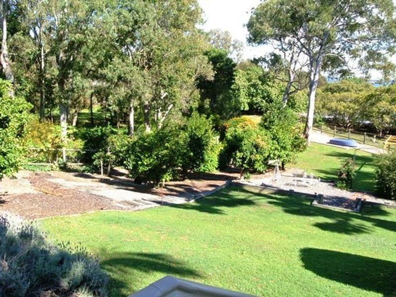 81 Coondooroopa Drive, Macleay Island QLD 4184