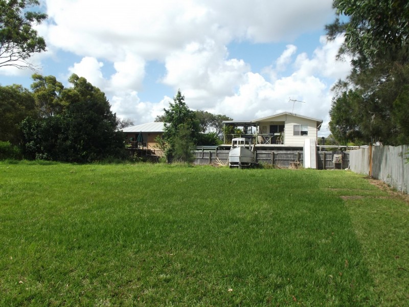 4 Cressy Street, Macleay Island QLD 4184
