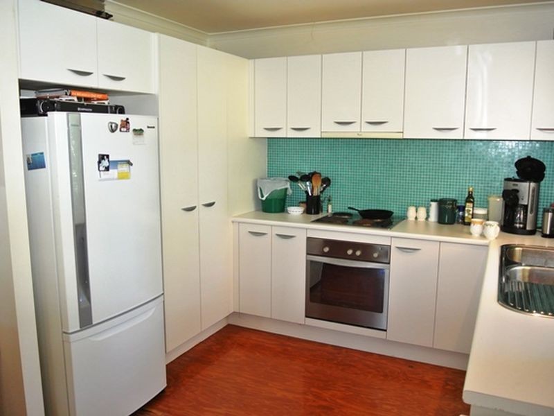 4 Thomas Street, Macleay Island QLD 4184