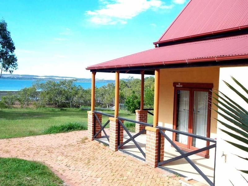 34 Kooberry Street, Macleay Island QLD 4184