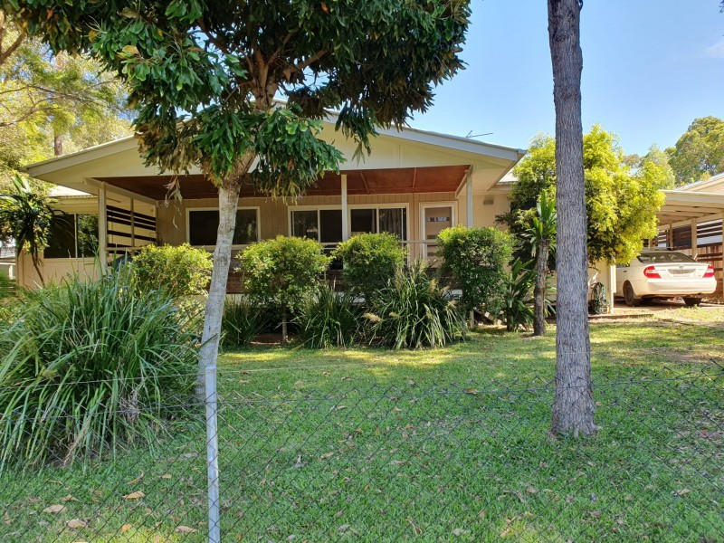4 Hamilton Parade, Macleay Island QLD 4184