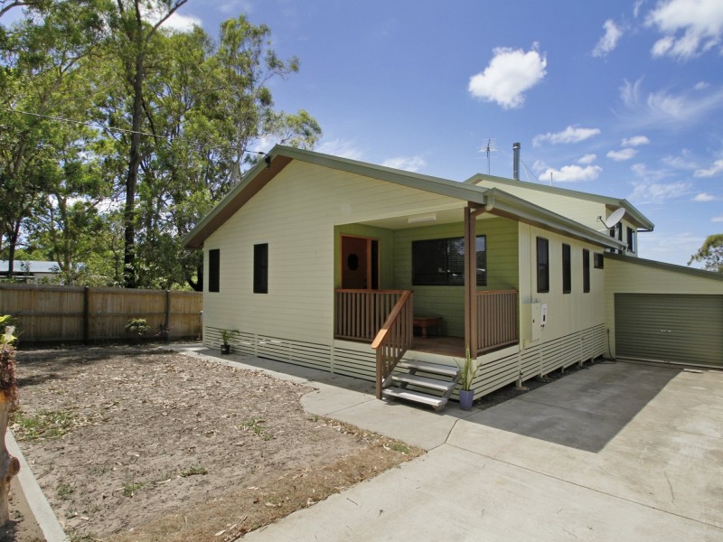 27 Lucas Dr, Lamb Island QLD 4184