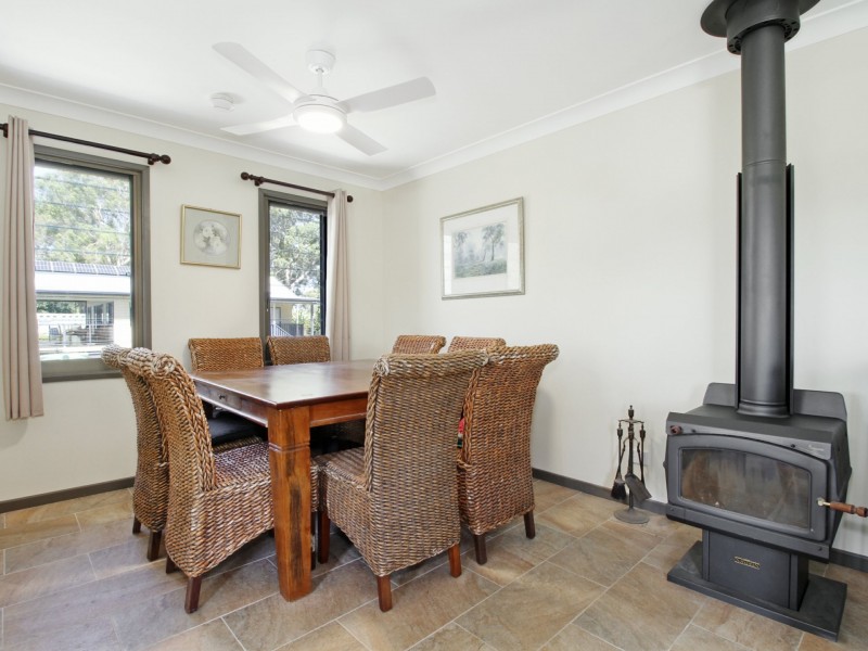 27 Lucas Dr, Lamb Island QLD 4184