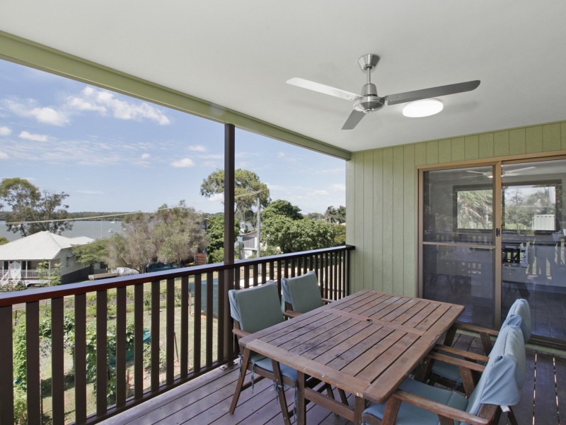 27 Lucas Dr, Lamb Island QLD 4184