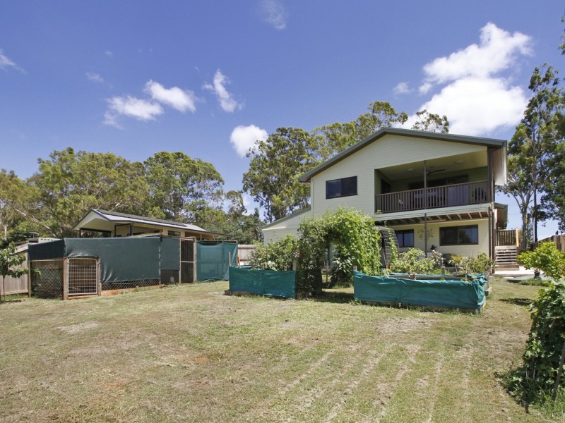 27 Lucas Dr, Lamb Island QLD 4184