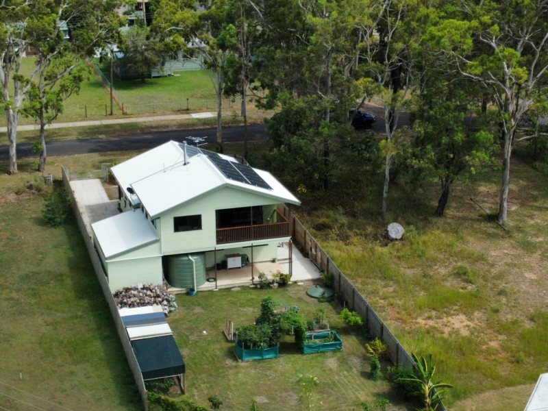 27 Lucas Dr, Lamb Island QLD 4184