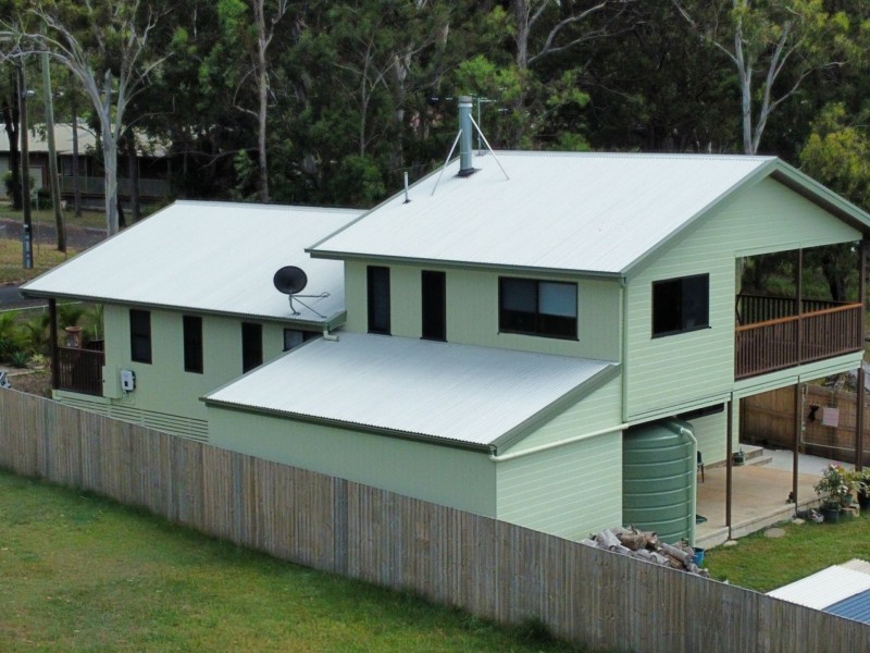 27 Lucas Dr, Lamb Island QLD 4184