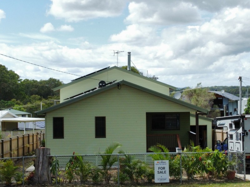 27 Lucas Dr, Lamb Island QLD 4184