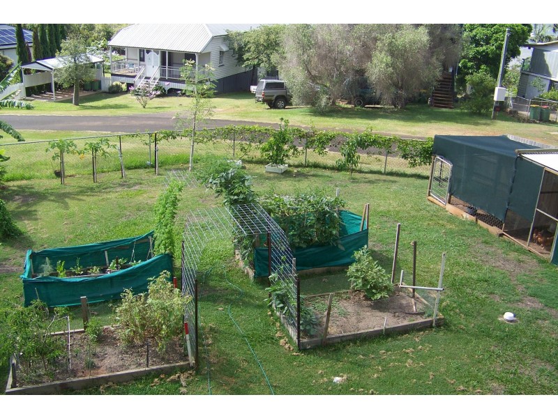 27 Lucas Dr, Lamb Island QLD 4184