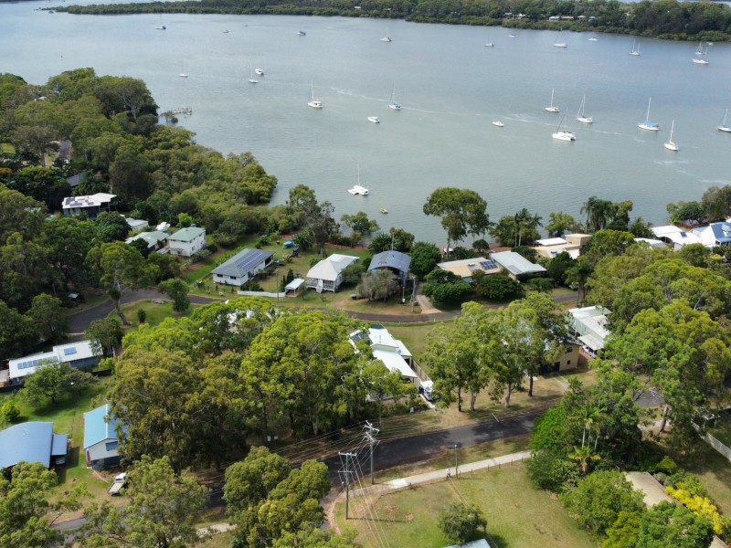 27 Lucas Dr, Lamb Island QLD 4184