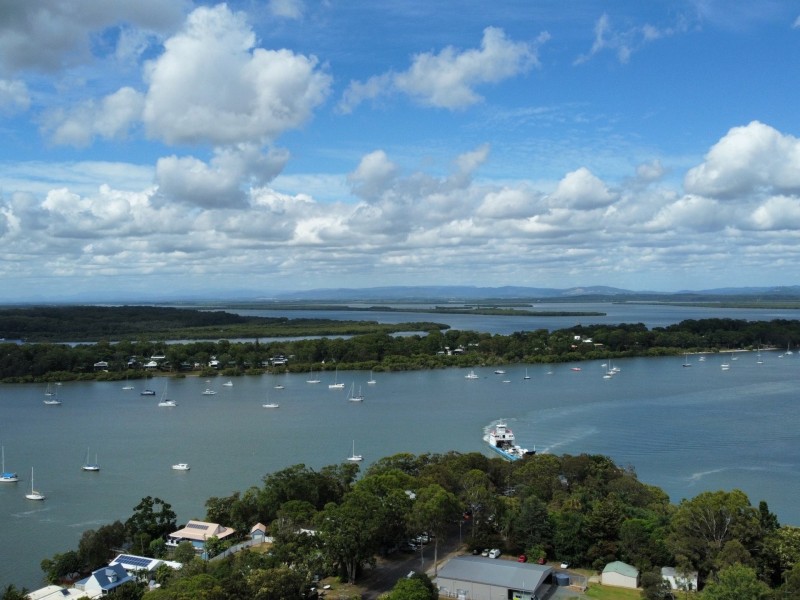 27 Lucas Dr, Lamb Island QLD 4184