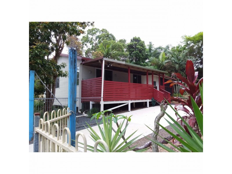 17 Hastings Terrace, Macleay Island QLD 4184