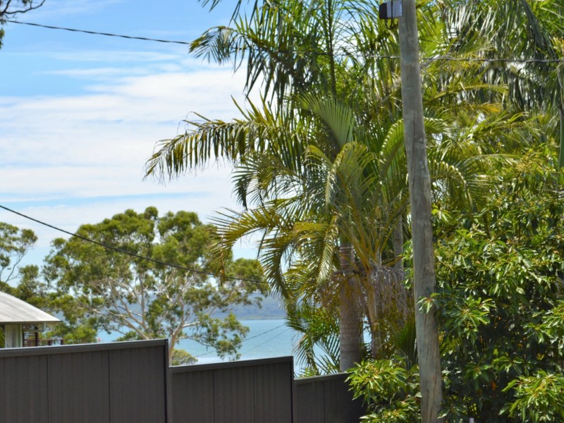 28 Oomool Street, Macleay Island QLD 4184