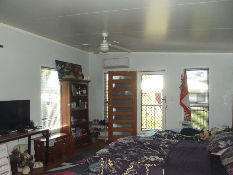 60 Eastbourne Terrace, Macleay Island QLD 4184