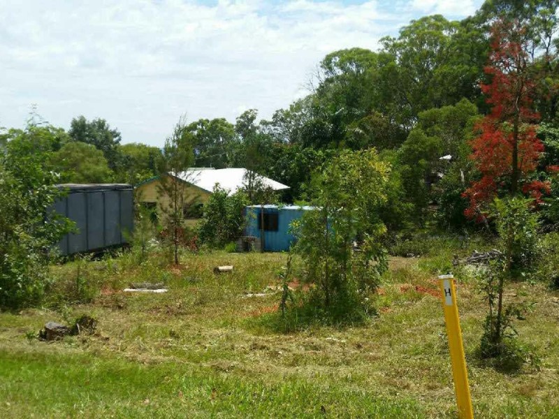 37 HALCYON ST, Lamb Island QLD 4184