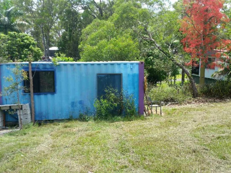 37 HALCYON ST, Lamb Island QLD 4184