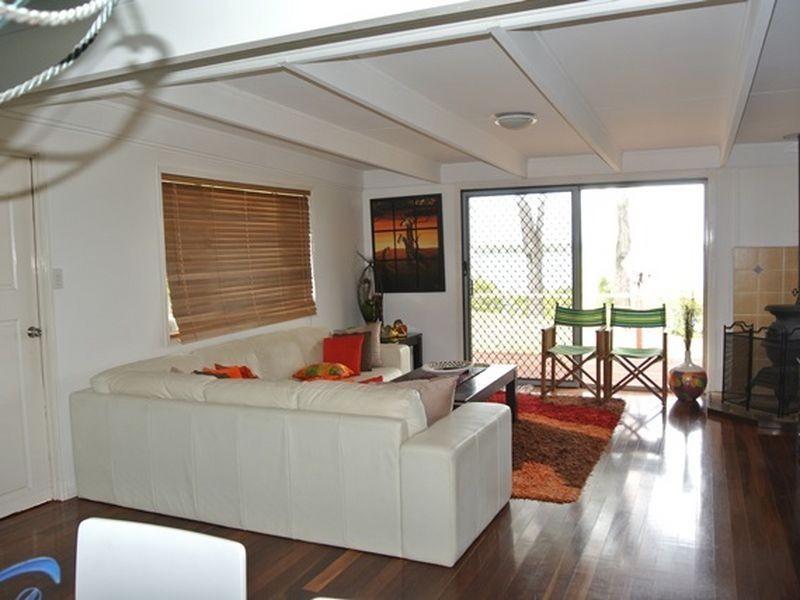 100 Western Road, Macleay Island QLD 4184