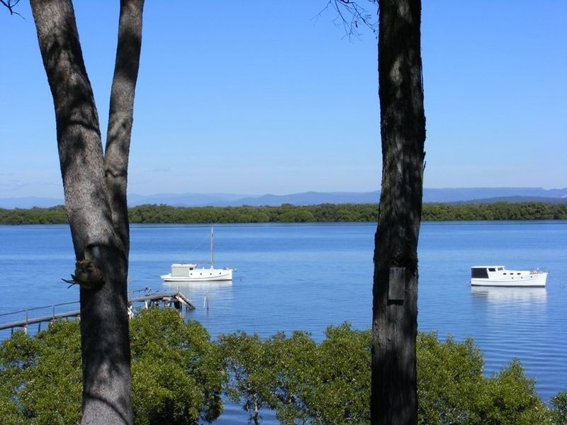 100 Western Road, Macleay Island QLD 4184