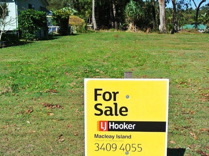 31 Benowa Street, Macleay Island QLD 4184