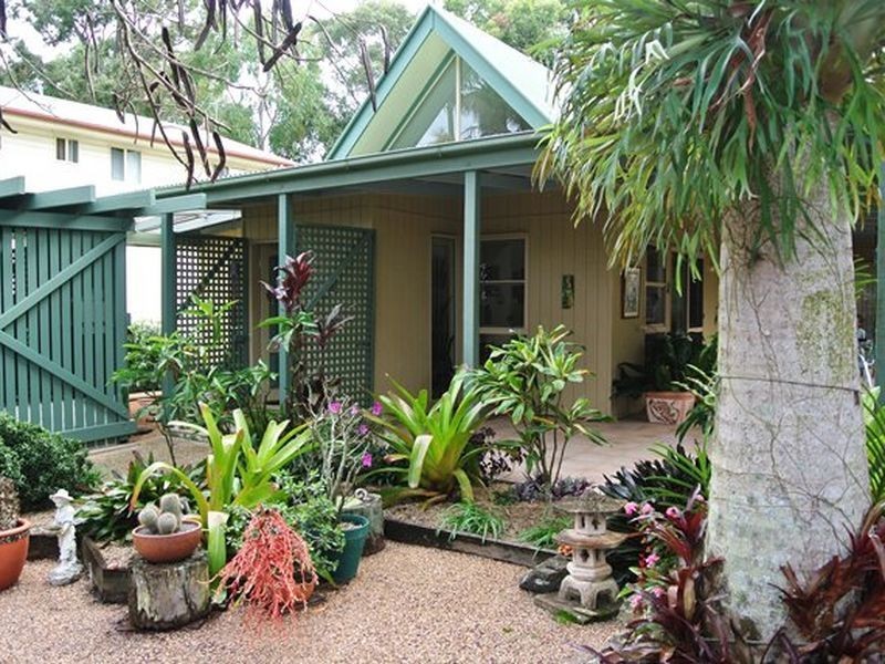 11 Alkira Street, Macleay Island QLD 4184