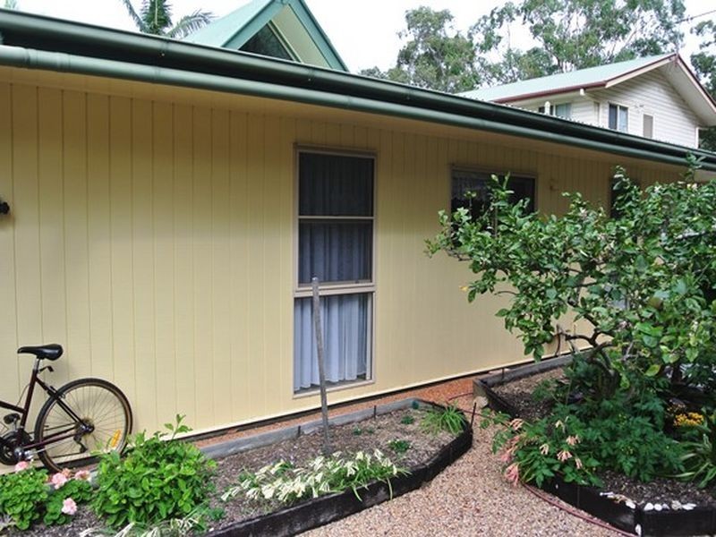 11 Alkira Street, Macleay Island QLD 4184
