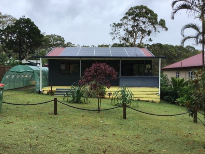 8 Morwong Street, Macleay Island QLD 4184