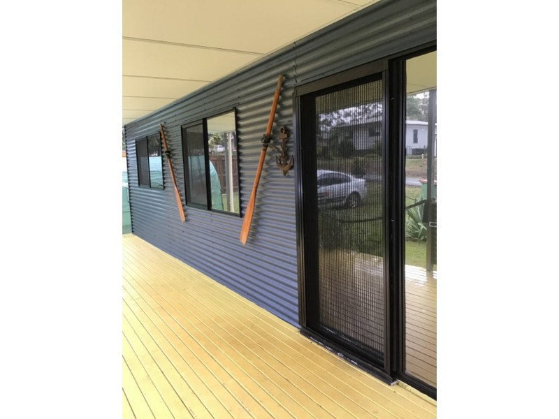 8 Morwong Street, Macleay Island QLD 4184