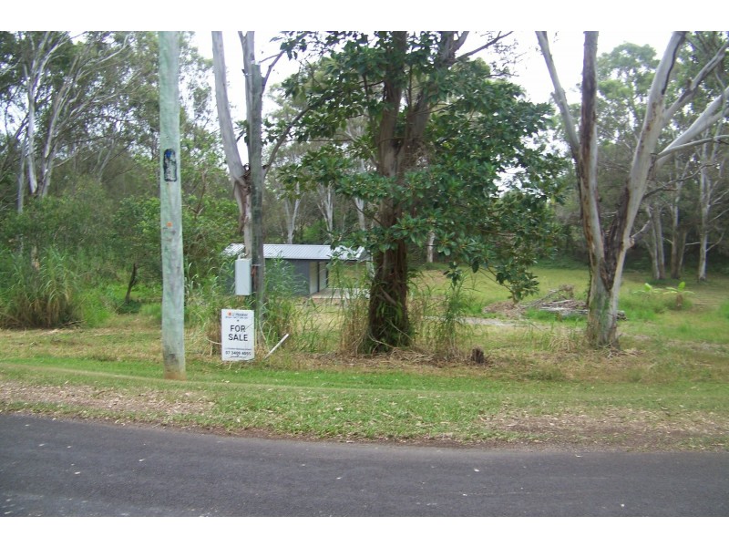 180 LUCAS DR, Lamb Island QLD 4184