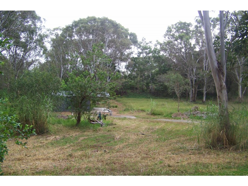 180 LUCAS DR, Lamb Island QLD 4184