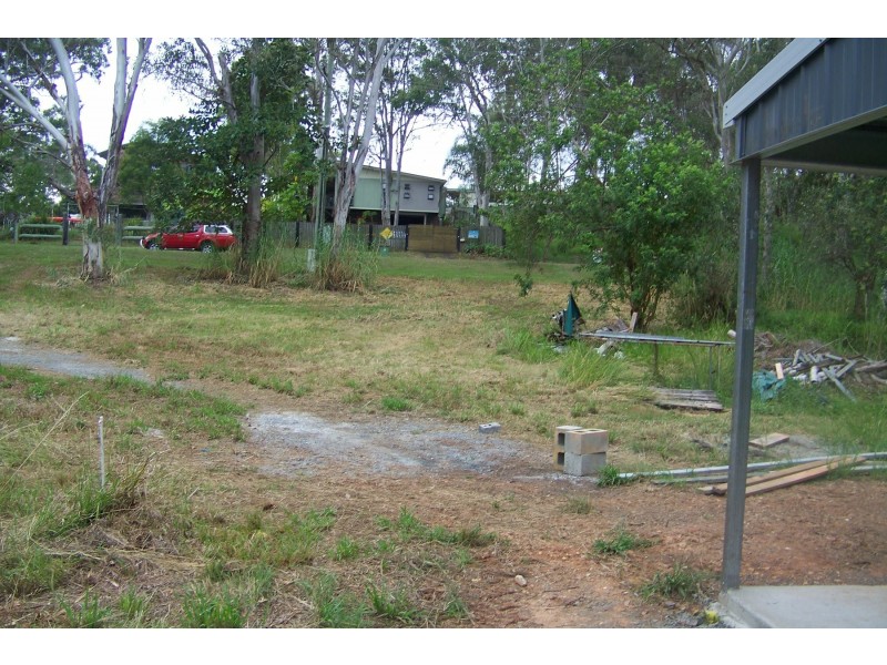 180 LUCAS DR, Lamb Island QLD 4184