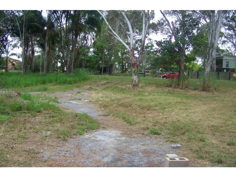 180 LUCAS DR, Lamb Island QLD 4184