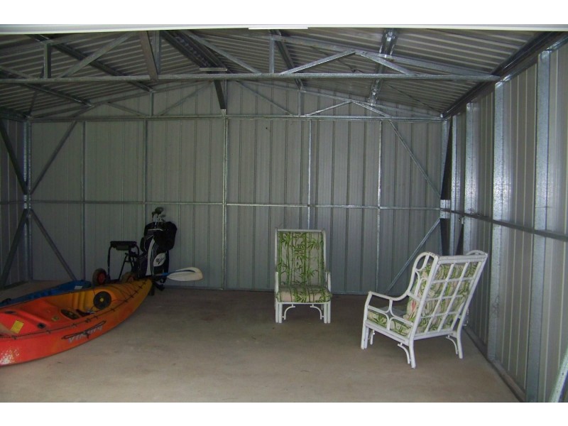 180 LUCAS DR, Lamb Island QLD 4184