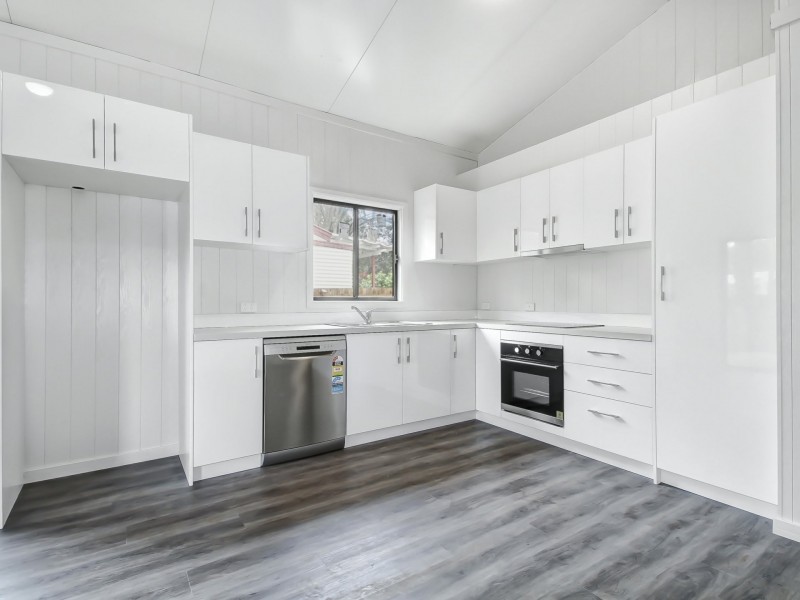 189 High Central Road, Macleay Island QLD 4184