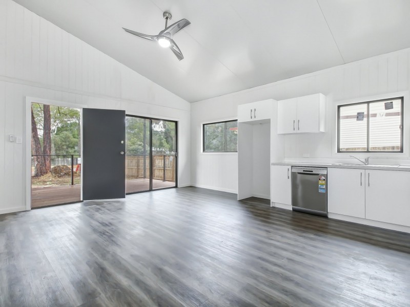 189 High Central Road, Macleay Island QLD 4184