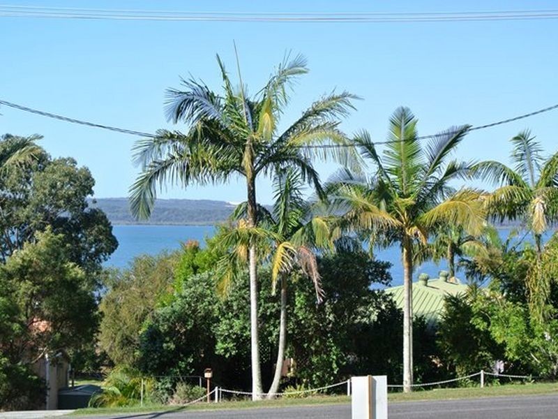 3 Koonwarra Parade, Macleay Island QLD 4184