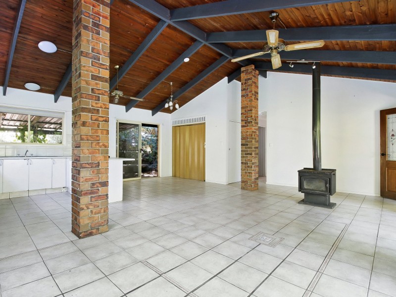 5 Eastbourne Terrace, Macleay Island QLD 4184