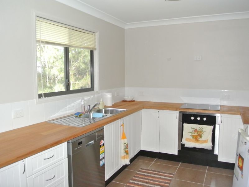 32 Cathy Street, Macleay Island QLD 4184